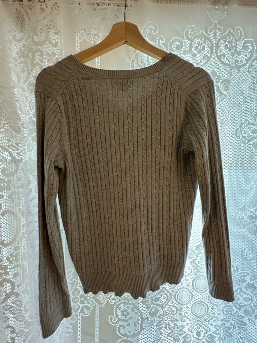 Tommy Hilfiger Cable Knit V-Neck Sweater - Picture 2 of 2